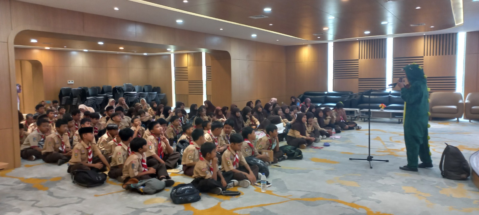 Wisata Literasi : Storytelling Bersama SDN Pondok Bambu 15 Jakarta